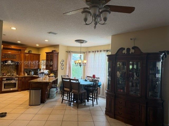 1021 NW 185th Ave, Pembroke Pines, FL 33029