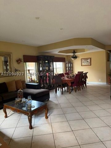 1021 NW 185th Ave, Pembroke Pines, FL 33029