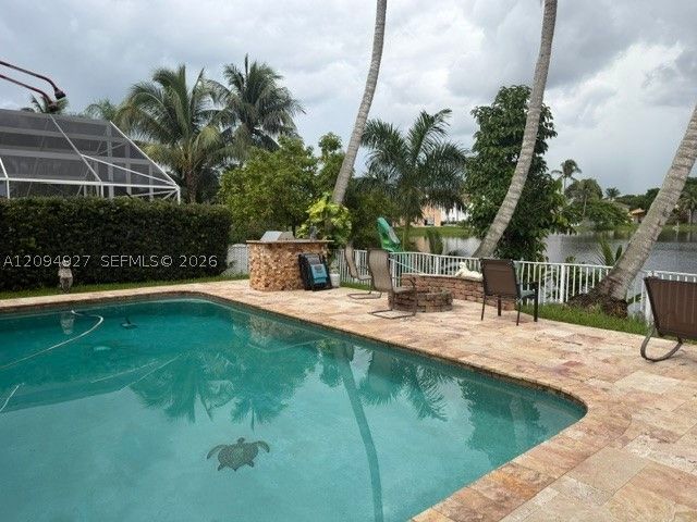 1021 NW 185th Ave, Pembroke Pines, FL 33029