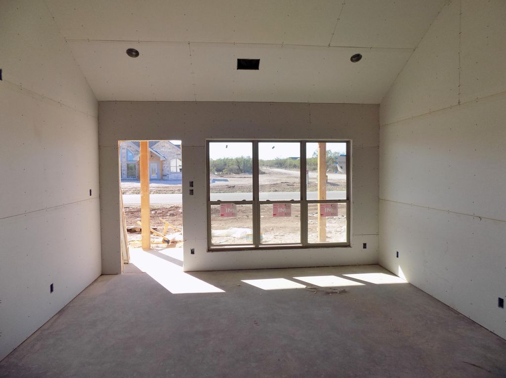 Image 4 of property listing at 3761 Wildebeest Way, San Angelo, TX 76901