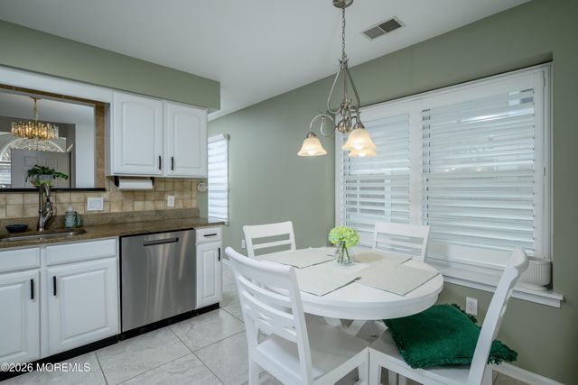 2324 N Chanticleer Court, Toms River, NJ 08755