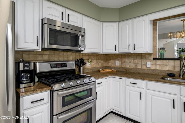 2324 N Chanticleer Court, Toms River, NJ 08755