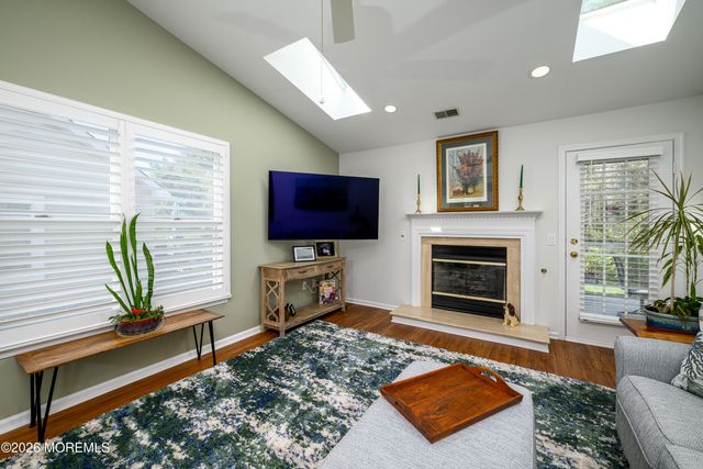 2324 N Chanticleer Court, Toms River, NJ 08755