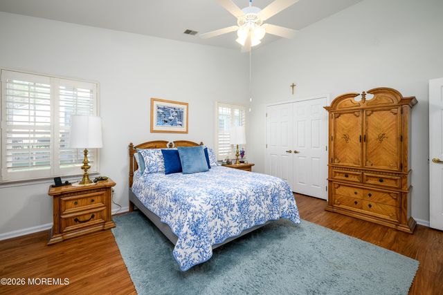 2324 N Chanticleer Court, Toms River, NJ 08755