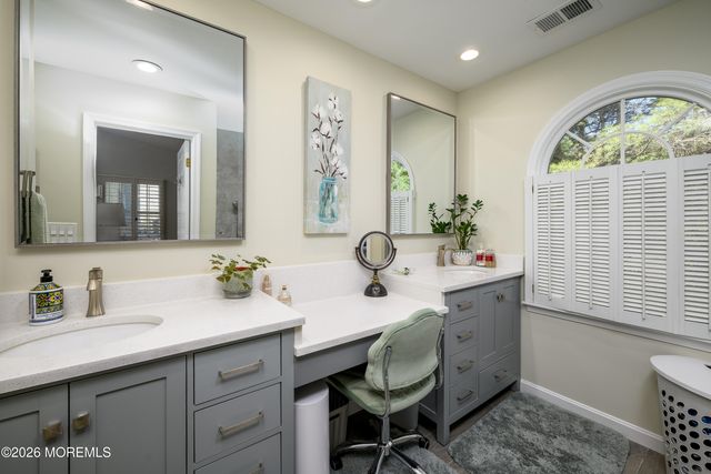 2324 N Chanticleer Court, Toms River, NJ 08755