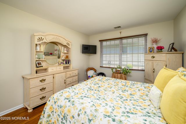 2324 N Chanticleer Court, Toms River, NJ 08755