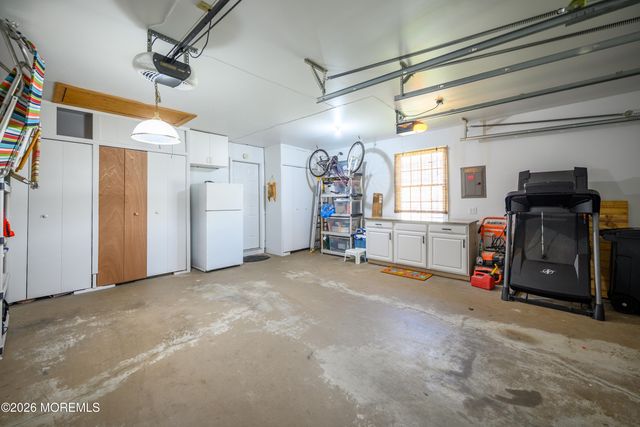 2324 N Chanticleer Court, Toms River, NJ 08755