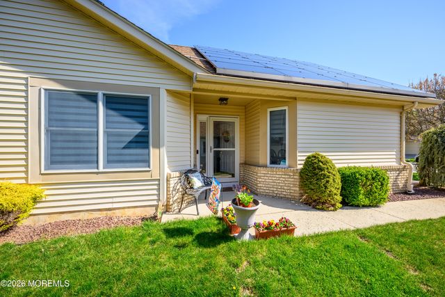 2324 N Chanticleer Court, Toms River, NJ 08755