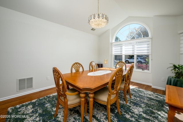 2324 N Chanticleer Court, Toms River, NJ 08755