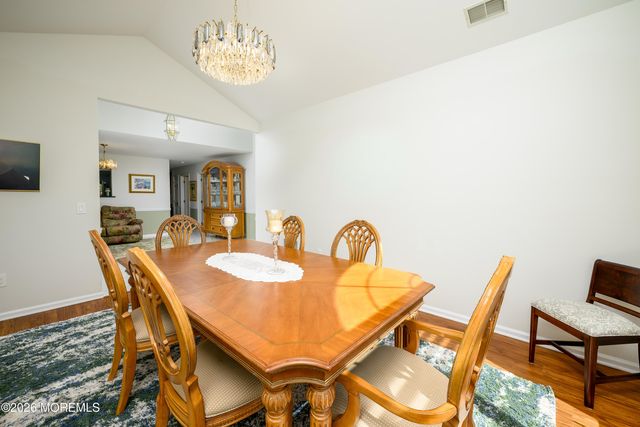 2324 N Chanticleer Court, Toms River, NJ 08755