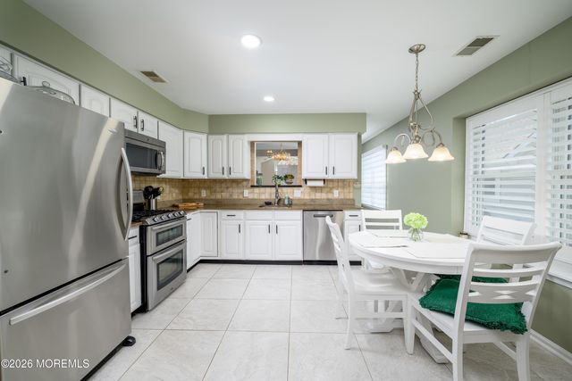 2324 N Chanticleer Court, Toms River, NJ 08755