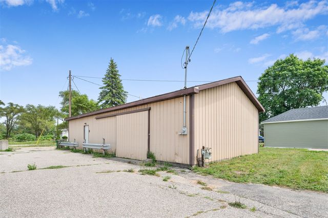 203 S 3rd Avenue, Big Rapids, MI 49307