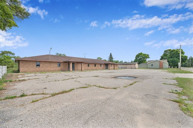 203 S 3rd Avenue, Big Rapids, MI 49307