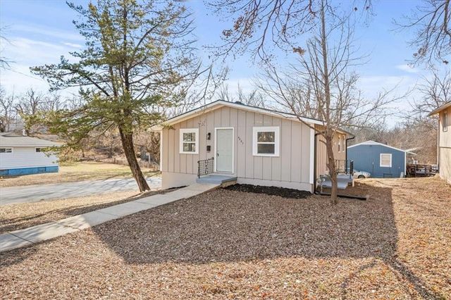 4027 E 45th Street, Kansas City, MO 64130