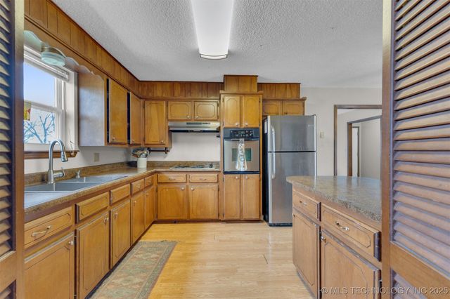 11777 E Oak Street, Claremore, OK 74019