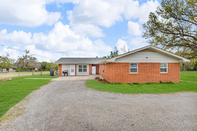 11777 E Oak Street, Claremore, OK 74019