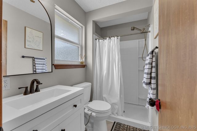 11777 E Oak Street, Claremore, OK 74019