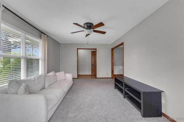 11777 E Oak Street, Claremore, OK 74019