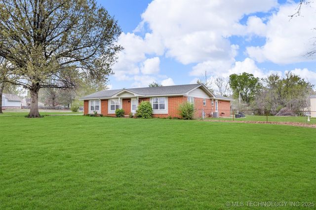11777 E Oak Street, Claremore, OK 74019