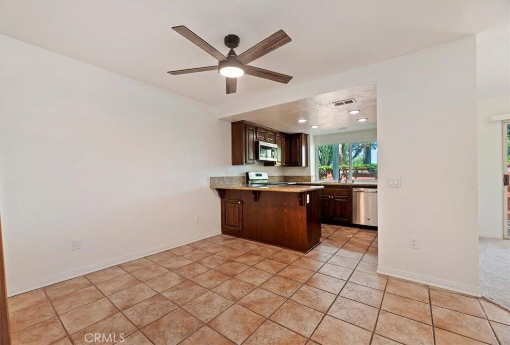 Image 11 of property listing at 941 Inn Keeper D, Corona, CA 92881