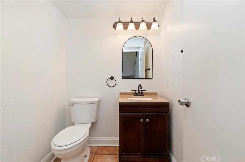 Image 19 of property listing at 941 Inn Keeper D, Corona, CA 92881