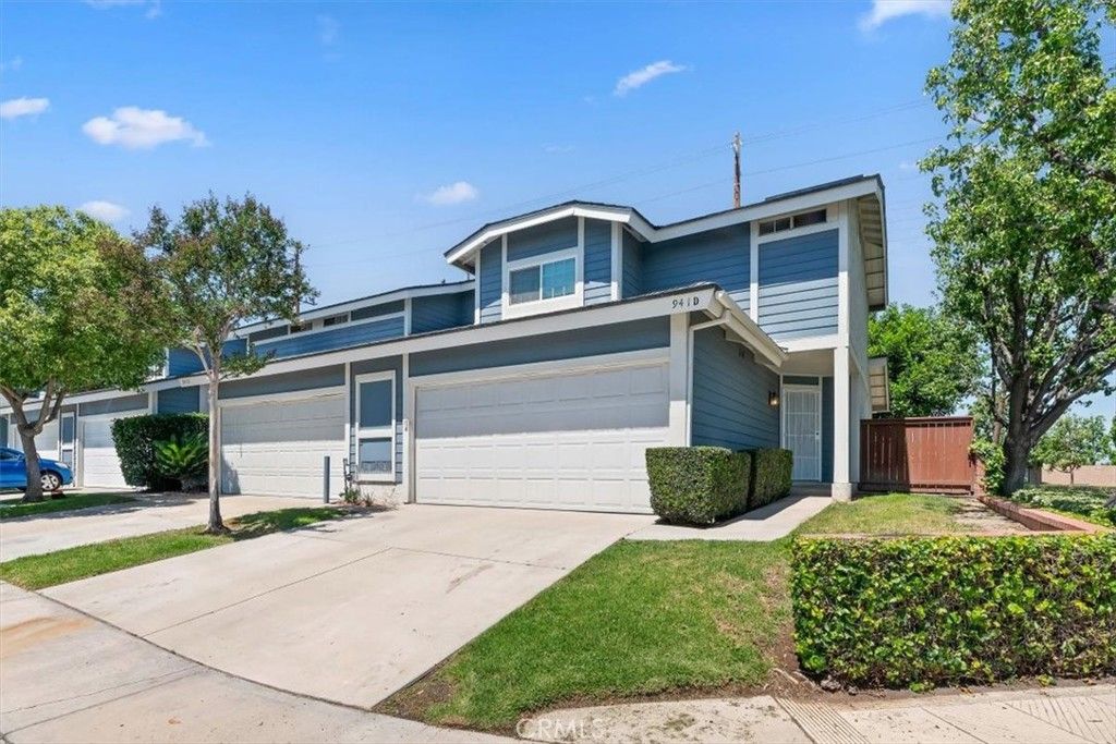 Image 2 of property listing at 941 Inn Keeper D, Corona, CA 92881