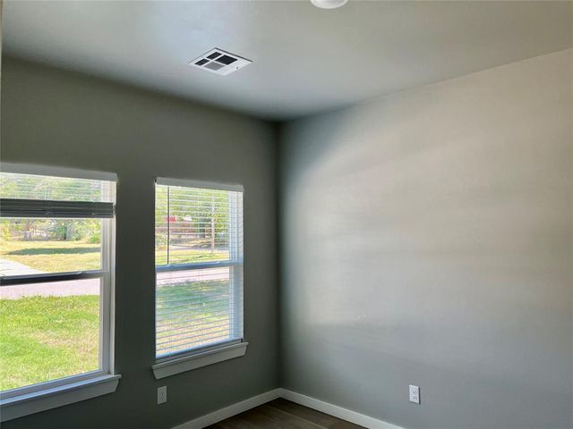 238 S Oak Avenue, Shawnee, OK 74801