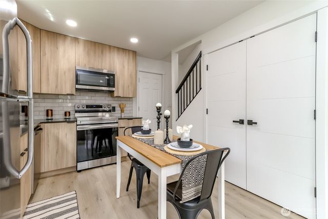 1408 Price Rd, Bremerton, WA 98312