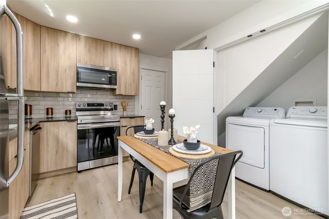 1408 Price Rd, Bremerton, WA 98312