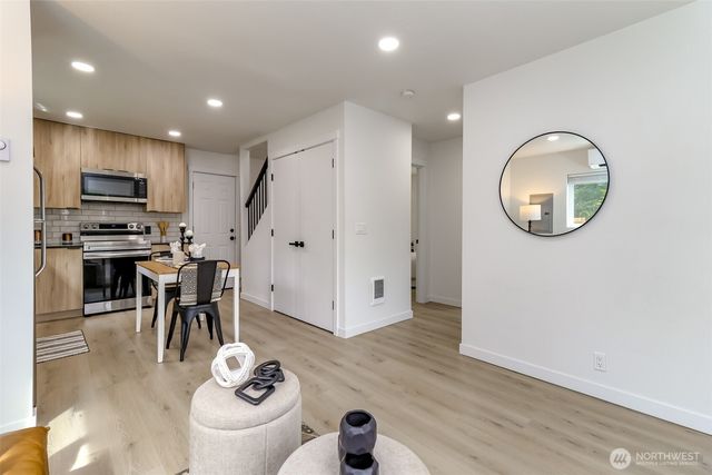 1408 Price Rd, Bremerton, WA 98312