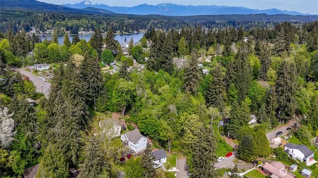 1408 Price Rd, Bremerton, WA 98312