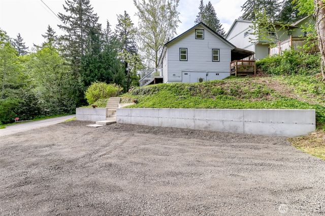1408 Price Rd, Bremerton, WA 98312