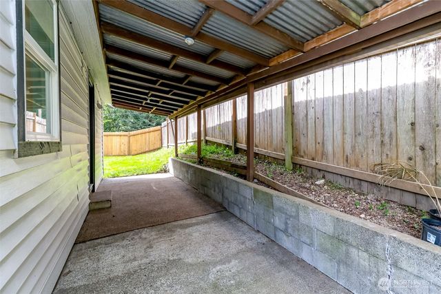 1408 Price Rd, Bremerton, WA 98312