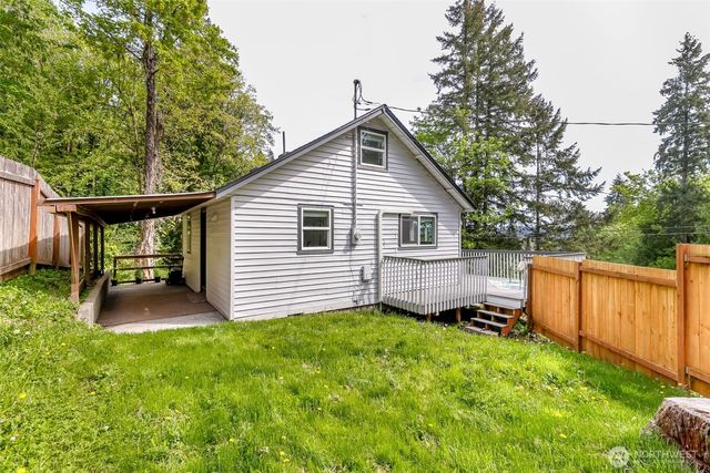 1408 Price Rd, Bremerton, WA 98312
