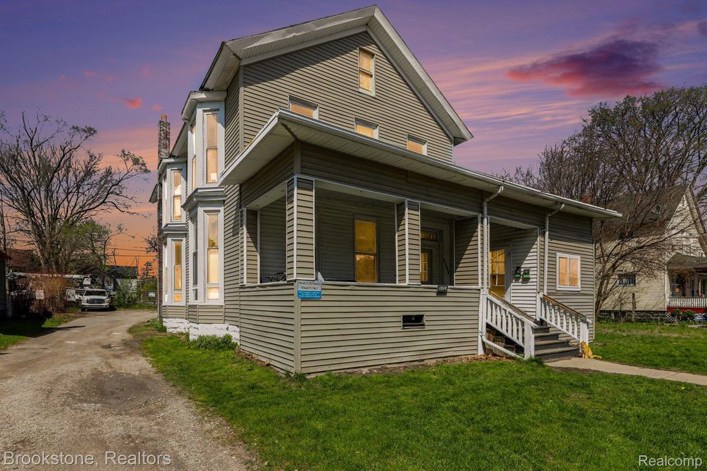 1317 6th Street, Port Huron, MI 48060