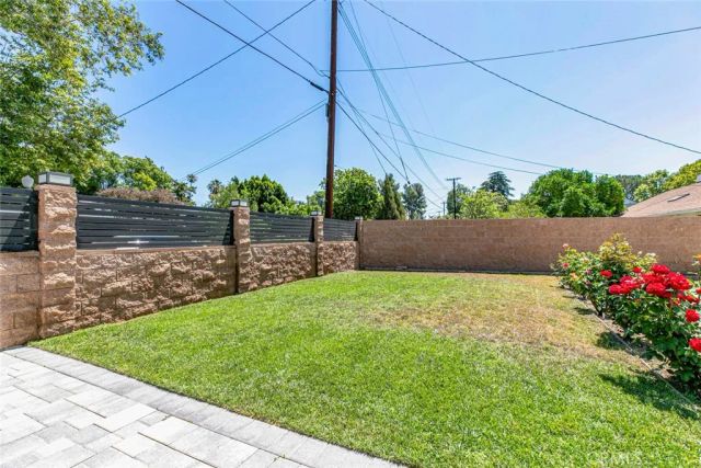 17800 Raymer Street, Sherwood Forest, CA 91325