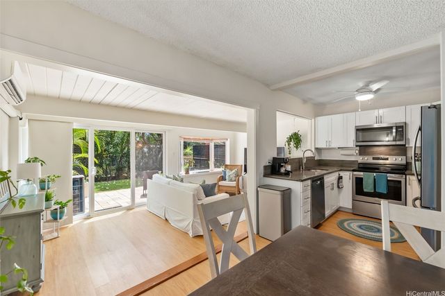 6370 Hawaii Kai Drive 2, Honolulu, HI 96825