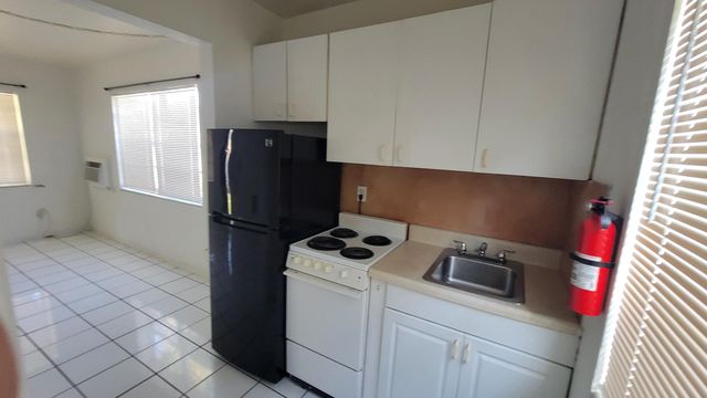 1927 Lincoln Street 4, Hollywood, FL 33020