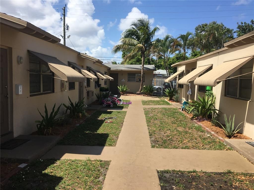 1927 Lincoln Street 4, Hollywood, FL 33020