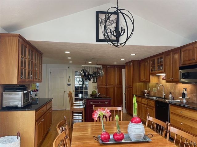 430 Betsinger Road, Sherrill, NY 13461