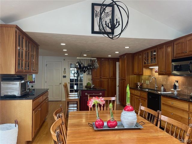 430 Betsinger Road, Sherrill, NY 13461