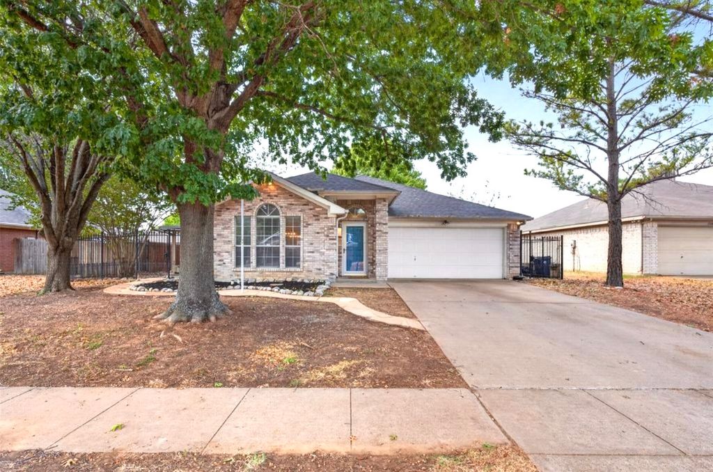 1150 Marc Street, Burleson, TX 76028 — exterior