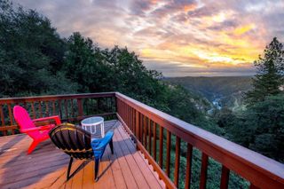 395 Riverview Dr, Auburn, CA 95603