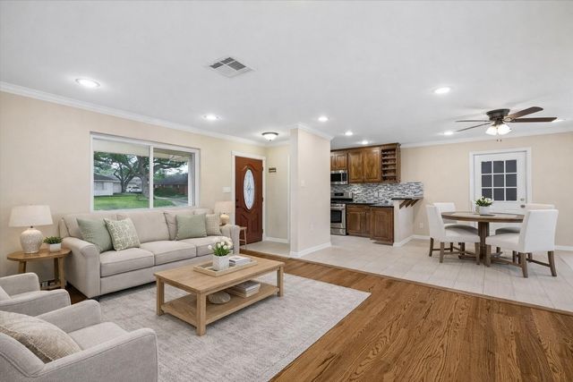 1607 Willowby Drive, Houston, TX 77008