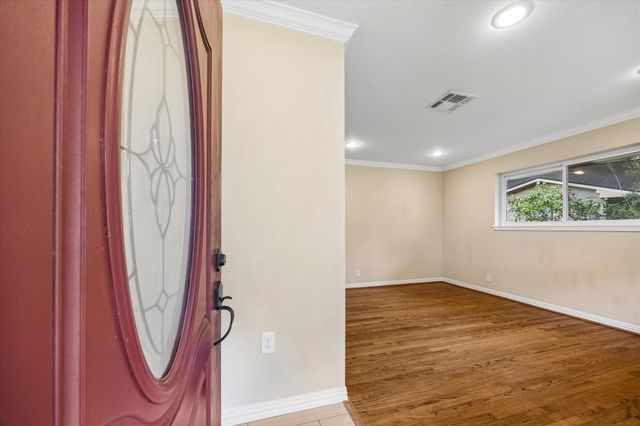 1607 Willowby Drive, Houston, TX 77008