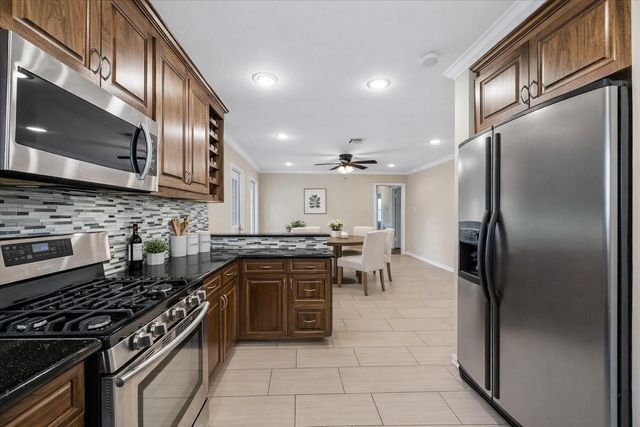 1607 Willowby Drive, Houston, TX 77008