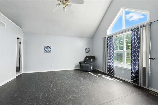 7218 N Lewis Avenue, Kansas City, MO 64158