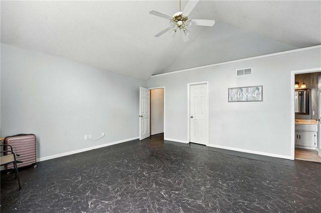 7218 N Lewis Avenue, Kansas City, MO 64158