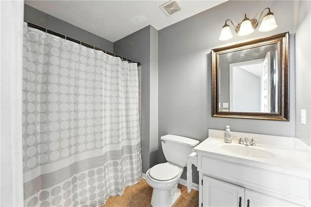 7218 N Lewis Avenue, Kansas City, MO 64158