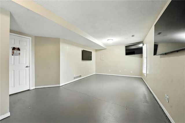 7218 N Lewis Avenue, Kansas City, MO 64158